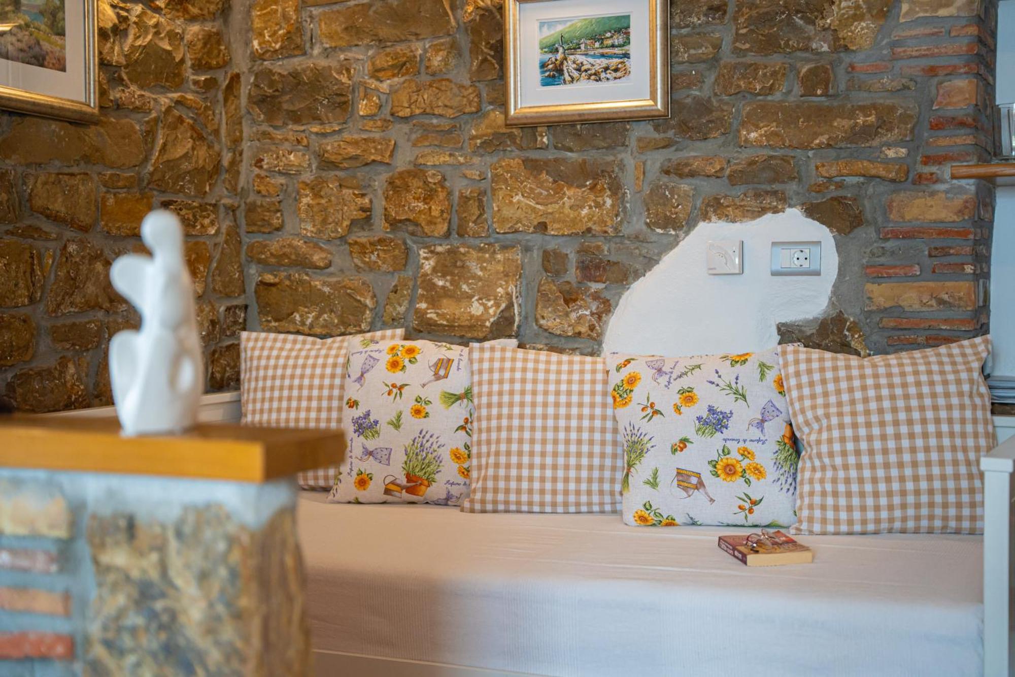 Holiday Home Belveder Motovun With Heated Pool Livade Ngoại thất bức ảnh