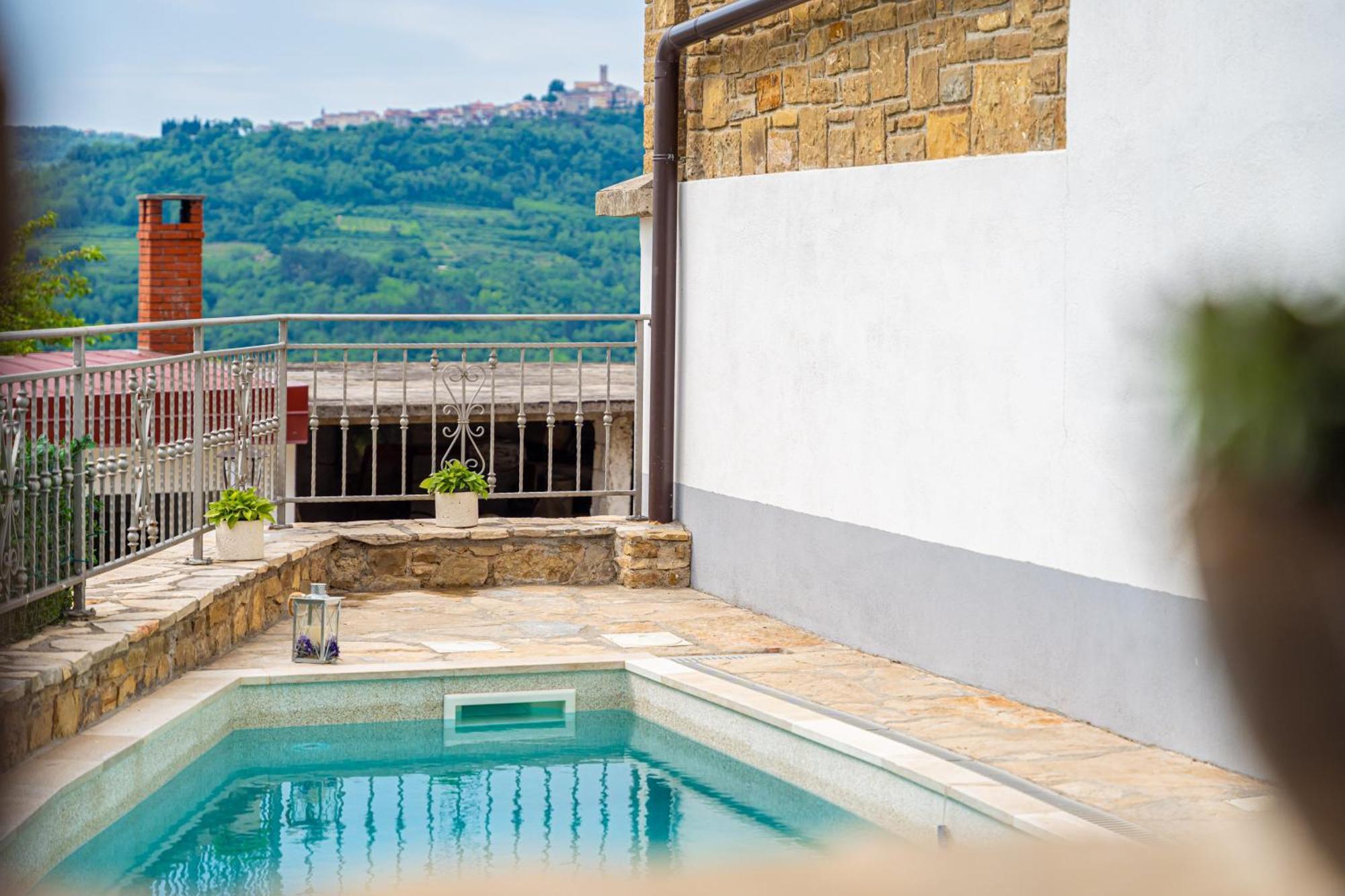 Holiday Home Belveder Motovun With Heated Pool Livade Ngoại thất bức ảnh
