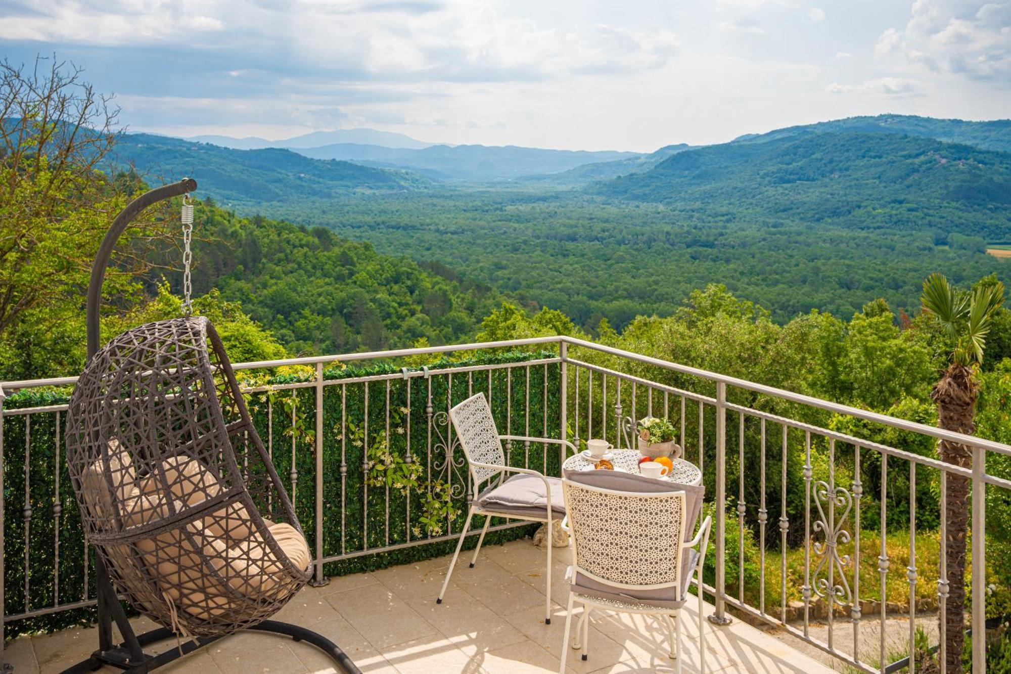 Holiday Home Belveder Motovun With Heated Pool Livade Ngoại thất bức ảnh